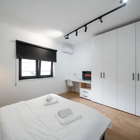 Apartment Comfy Modern Urban - *